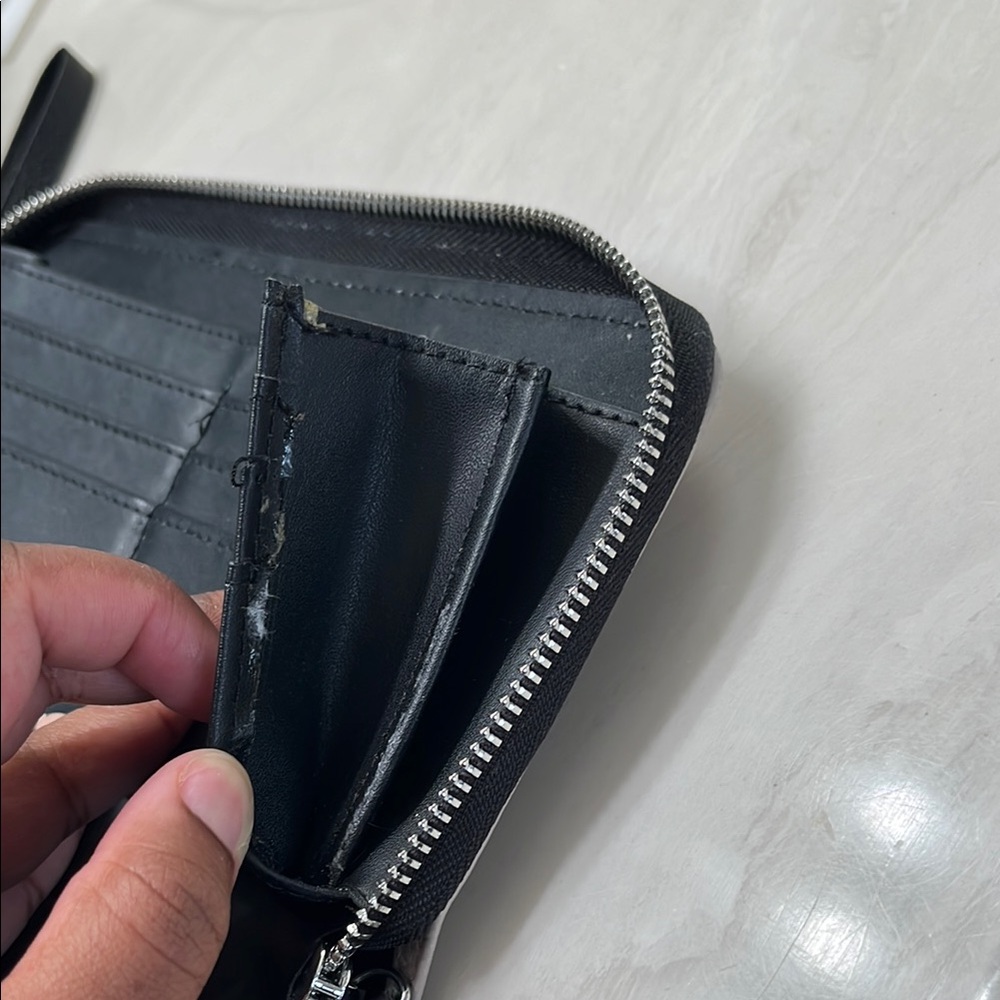 Colorblock Wristlet Wallet - Picture 4 of 7